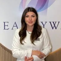 Солопенкова Евгения Андреевна, главврач, дерматовенеролог, врач-косметолог, диетолог